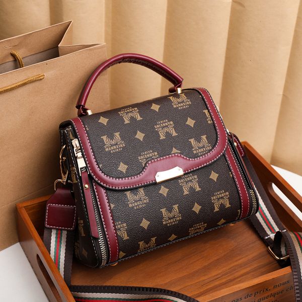 messenger bagswinter 2021 small autumn and versatile ins net red fashion wide strap women's portable one shoulder messenger bag
messenger bagswinter 2021 small autumn and versatile ins net red fashion wide strap women's portable one shoulder messenger bag