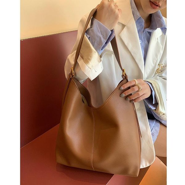 evening bags leather bucket bag 2021 autumn and winter korean version high-capacity child mother single shoulder advanced soft
evening bags leather bucket bag 2021 autumn and winter korean version high-capacity child mother single shoulder advanced soft