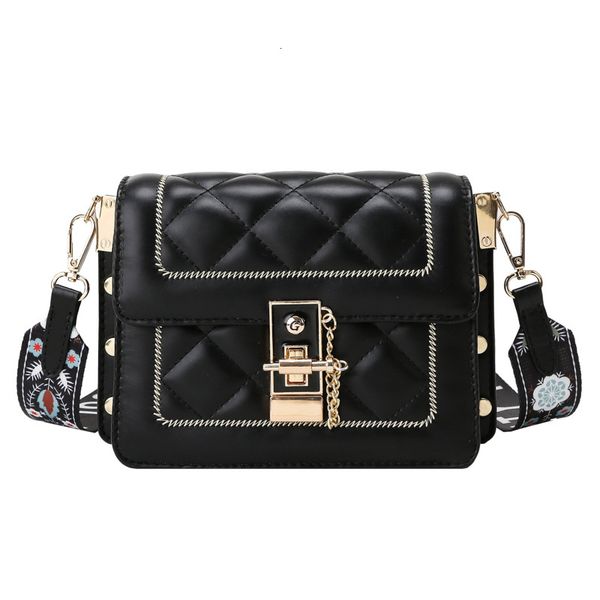 french premium bag women's 2021 fashion versatile lingge chain ins minority single shoulder messenger bag
french premium bag women's 2021 fashion versatile lingge chain ins minority single shoulder messenger bag