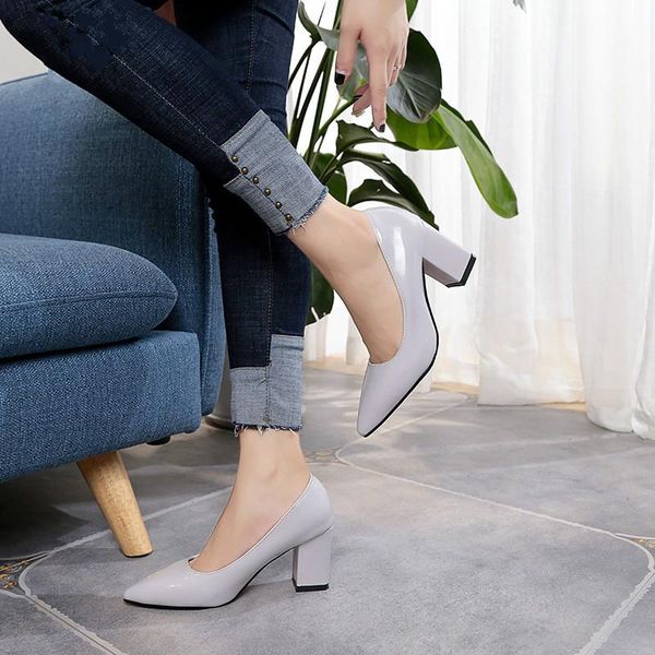 dress shoes dropshiping 2021 pumps black high heels lady patent leather thick with autumn pointed single women female sandals big
dress shoes dropshiping 2021 pumps black high heels lady patent leather thick with autumn pointed single women female sandals big