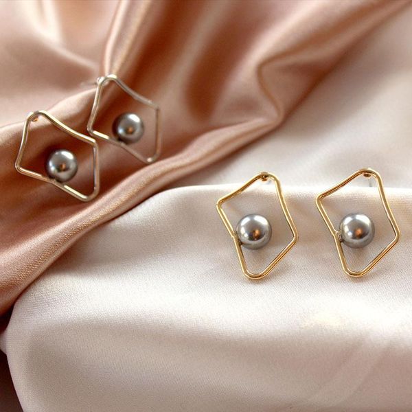 stud irregular hollow alloy oval freshwater pearl earrings women party jewelry gold color geometric metal long asymmetrical, Golden;silver
stud irregular hollow alloy oval freshwater pearl earrings women party jewelry gold color geometric metal long asymmetrical, Golden;silver