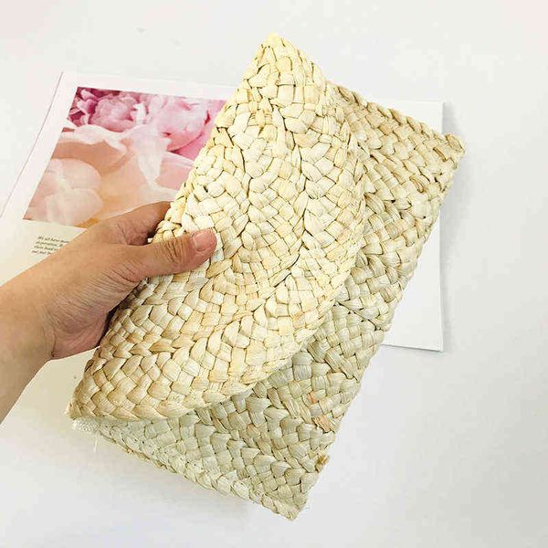 shopping bags bohemian straw clutch woven wallet handbags for women summer handmade beach flap purses bali travel rattan ins 220303
shopping bags bohemian straw clutch woven wallet handbags for women summer handmade beach flap purses bali travel rattan ins 220303