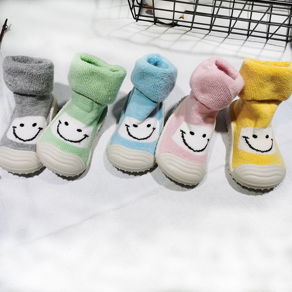 winter new children's terry socks shoes thickened warm baby walking cartoon smiling face indoor
winter new children's terry socks shoes thickened warm baby walking cartoon smiling face indoor