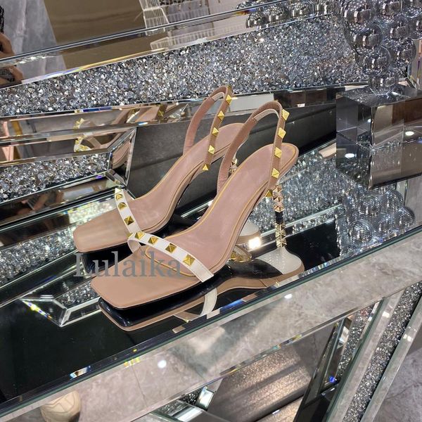 sandals 2021 fashion women's luxury design ladies shoes sell genuine leather metal decorations size 35-41 7sre, Black
sandals 2021 fashion women's luxury design ladies shoes sell genuine leather metal decorations size 35-41 7sre, Black