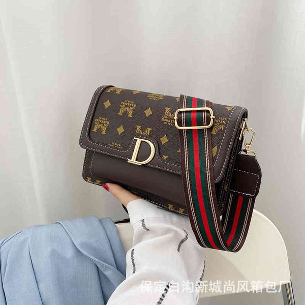 2022 factory outlet printed letter women's single shoulder diagonal broadband armpit small square bag 7acc
2022 factory outlet printed letter women's single shoulder diagonal broadband armpit small square bag 7acc
