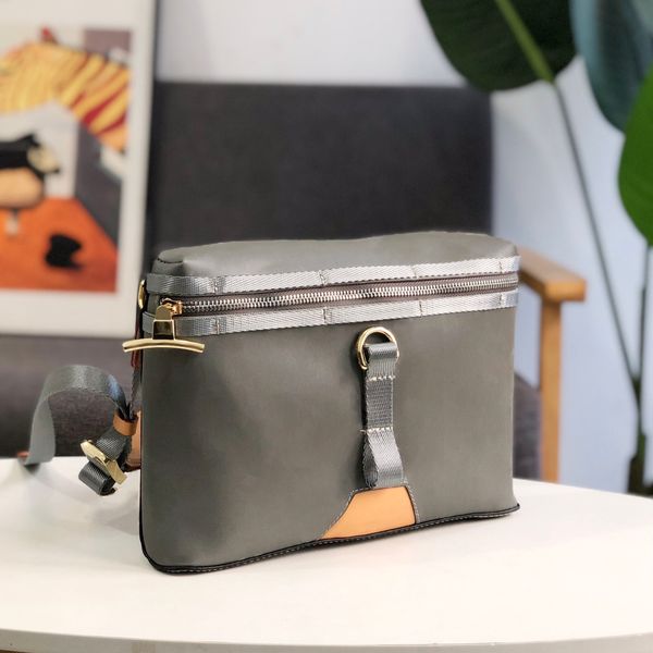 fashion men camera bag black gray green ray laser bags designer trio messenger duo clutch man handbag cross body outdoor envelope purse m438
fashion men camera bag black gray green ray laser bags designer trio messenger duo clutch man handbag cross body outdoor envelope purse m438