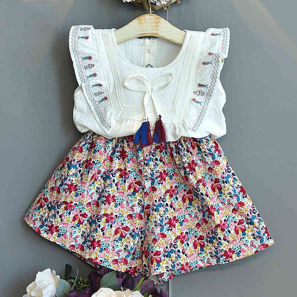 fashion summer girls' clothes suit children's casual flying sleeve + printed shorts two-piece 210515, White
fashion summer girls' clothes suit children's casual flying sleeve + printed shorts two-piece 210515, White