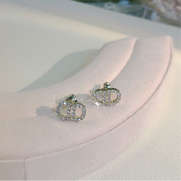 2021 luxury designer jewelry crystal mini earrings, Silver 
2021 luxury designer jewelry crystal mini earrings, Silver