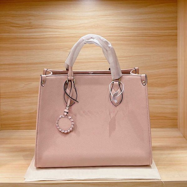 designer luxury bag super large bag handbags tote bags stitching letters pattern printing genuine leather long shoulder women's leather, Red;black
designer luxury bag super large bag handbags tote bags stitching letters pattern printing genuine leather long shoulder women's leather, Red;black
