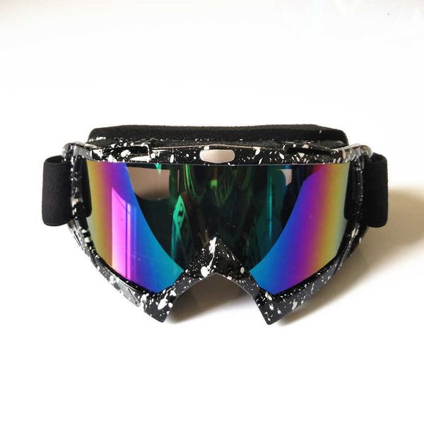 motorcycle riders are equipped with cross-country ski goggl, riding goggl and outdoor glass, White;black
motorcycle riders are equipped with cross-country ski goggl, riding goggl and outdoor glass, White;black
