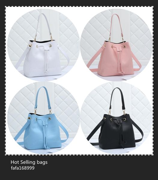 women handbags shoulder bags classic graffiti design high-quality ladies large-capacity designer two-piece suit size:24*14*13cm no.040
women handbags shoulder bags classic graffiti design high-quality ladies large-capacity designer two-piece suit size:24*14*13cm no.040