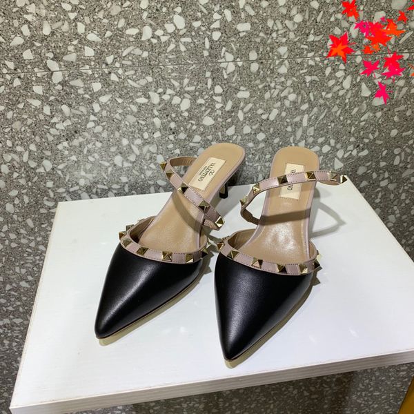 2021 designer luxurys slippers women sandals fashion beach shoes flip flops flat non-slip classical hole slipper with box size 35-41 -g0537, Black
2021 designer luxurys slippers women sandals fashion beach shoes flip flops flat non-slip classical hole slipper with box size 35-41 -g0537, Black