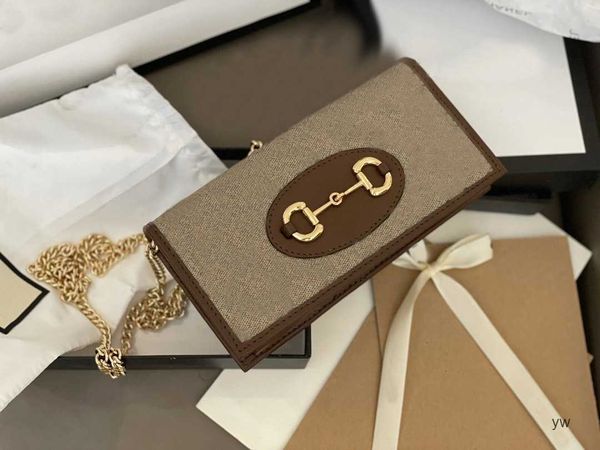 2021 designer brand one-shoulder diagonal bag two-letter print fashion chain clause classic ladies leather wallet tote yw
2021 designer brand one-shoulder diagonal bag two-letter print fashion chain clause classic ladies leather wallet tote yw