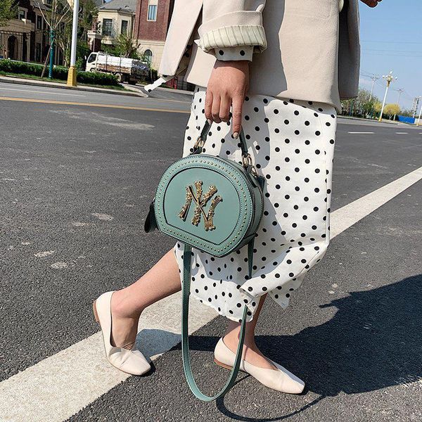 bag genuine shoulder portable small round bags female 2021 fashion ladies messenger woman handbag rivet crossbody waist
bag genuine shoulder portable small round bags female 2021 fashion ladies messenger woman handbag rivet crossbody waist