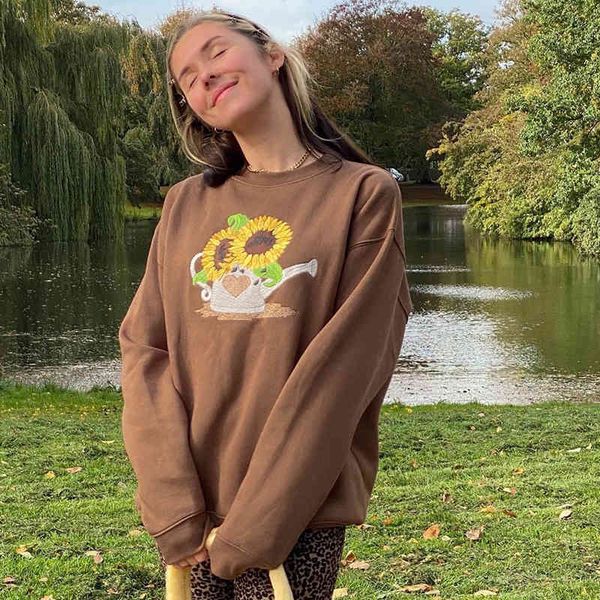 floral embroidery oversize kawaii brown sweatshirt women harajuku o-neck long sleeved sudaderas pullover winter clothes 210415, Black
floral embroidery oversize kawaii brown sweatshirt women harajuku o-neck long sleeved sudaderas pullover winter clothes 210415, Black