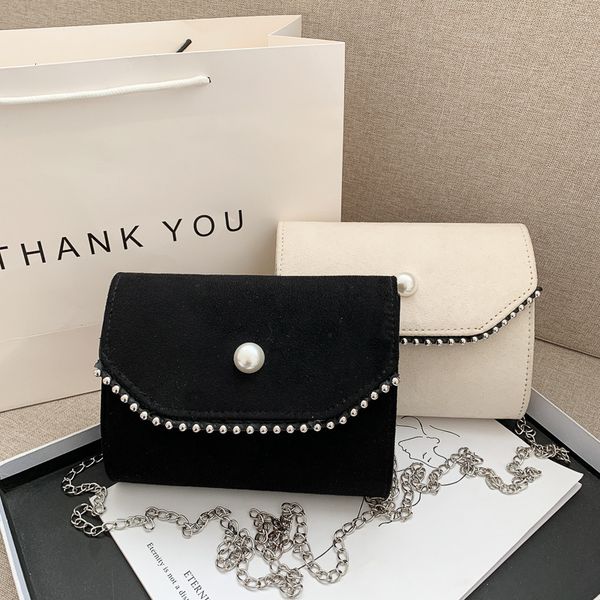 women's autumn and winter velvet fashion dinner messenger chain one shoulder small square bag
women's autumn and winter velvet fashion dinner messenger chain one shoulder small square bag