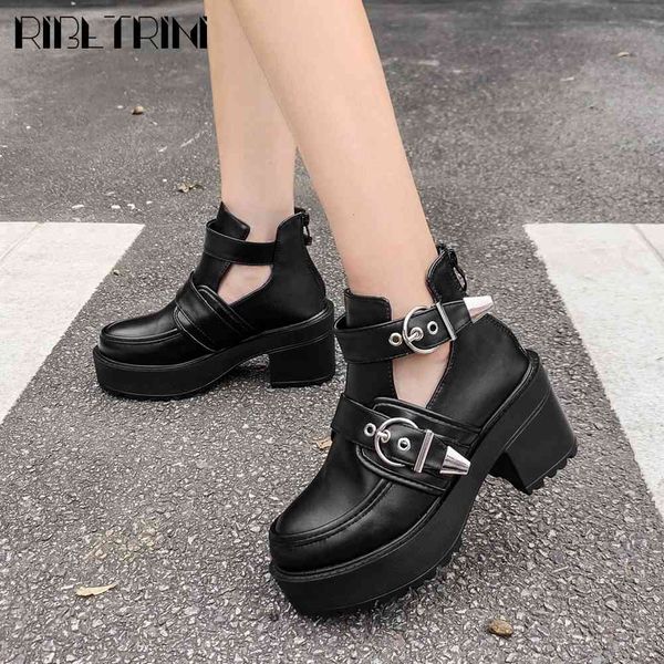 boots punk metal decorating ankle shoes luxury brand platform women high block heels autumn boots, Black
boots punk metal decorating ankle shoes luxury brand platform women high block heels autumn boots, Black