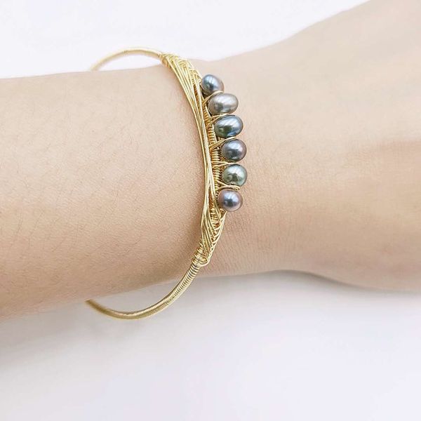 new design pearl jewelry bangle zirconia hollow gold color zircon jewelry charms bracelet gold color women bangle, Black
new design pearl jewelry bangle zirconia hollow gold color zircon jewelry charms bracelet gold color women bangle, Black