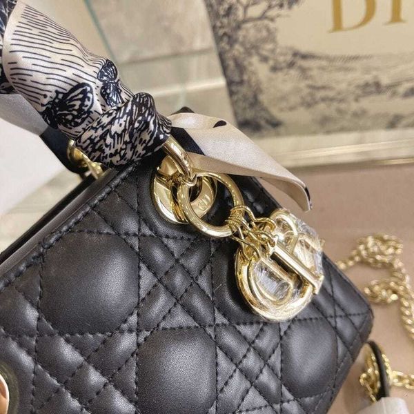d 2021 casual and fashionable hand-held messenger leather rhombic princess bag handbag
d 2021 casual and fashionable hand-held messenger leather rhombic princess bag handbag