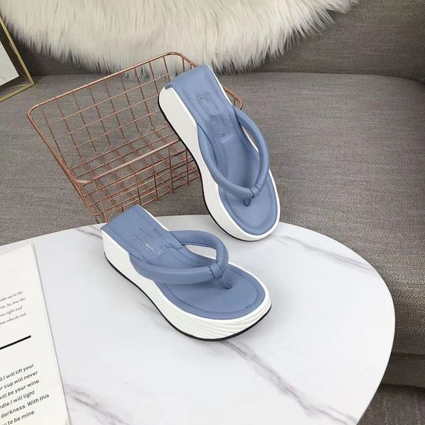 2021 latest women's slippers. thick soled leather flip flop. soft and comfortable. special style. you are worth having 35-40., Black
2021 latest women's slippers. thick soled leather flip flop. soft and comfortable. special style. you are worth having 35-40., Black