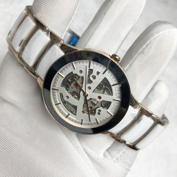 2021 sell rose gold&silver luxury watch ceramic quartz men&women tick movement white dial, Slivery;brown
2021 sell rose gold&silver luxury watch ceramic quartz men&women tick movement white dial, Slivery;brown