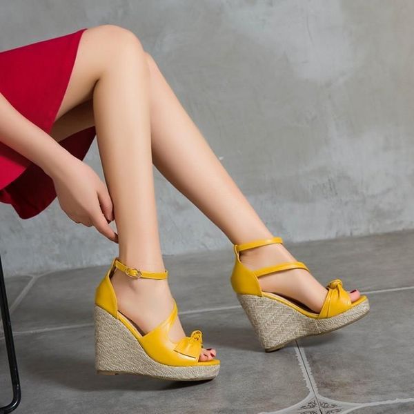 sandals 2021 slope heel women's summer korean versatile straw thick bottom waterproof platform roman high, Black
sandals 2021 slope heel women's summer korean versatile straw thick bottom waterproof platform roman high, Black