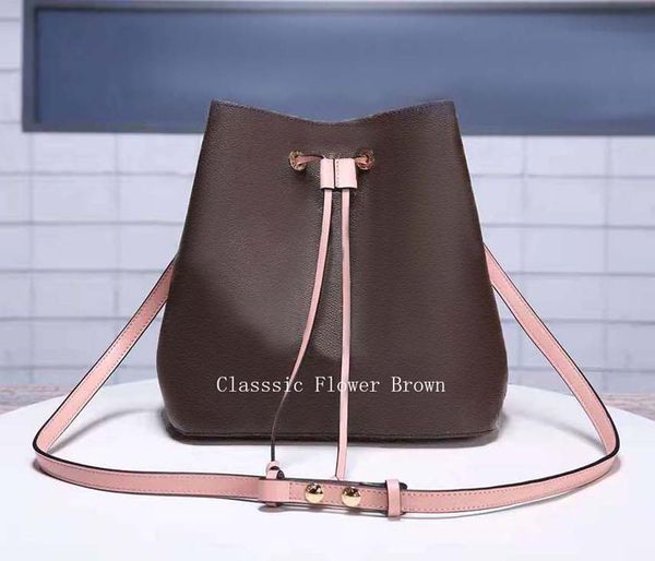 2021 women handbag luxury designer handbags classic bag flower brown original serial number wallet large shopping bags shoulder drawstring 0
2021 women handbag luxury designer handbags classic bag flower brown original serial number wallet large shopping bags shoulder drawstring 0