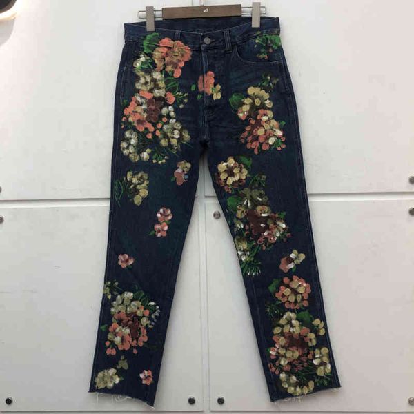 flower graffiti print vintage washed distressed jeans men women pants trousers, Blue
flower graffiti print vintage washed distressed jeans men women pants trousers, Blue