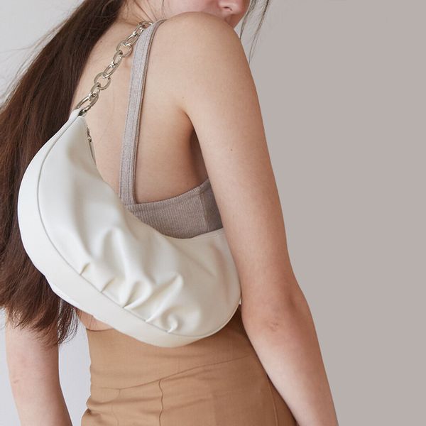 french niche baguette bag mini chain fashion simple handbag retro female bag 2021 one-shoulder messenger fashion underarm bag trend, Black;red
french niche baguette bag mini chain fashion simple handbag retro female bag 2021 one-shoulder messenger fashion underarm bag trend, Black;red