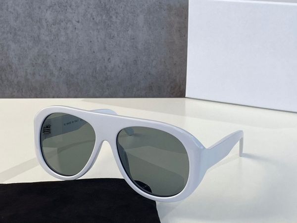 summer sunglasses for men and women style 4s208 anti-ultraviolet retro plate rectangle frame special design eyeglasses random box, White;black
summer sunglasses for men and women style 4s208 anti-ultraviolet retro plate rectangle frame special design eyeglasses random box, White;black