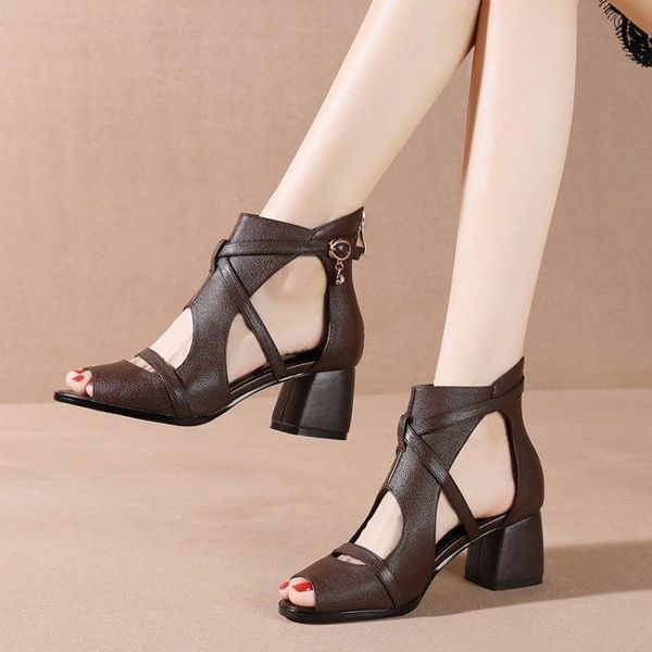 woman 2021 summer fashion hollow roman sandals retro fish mouth open toe middle heel, Black
woman 2021 summer fashion hollow roman sandals retro fish mouth open toe middle heel, Black