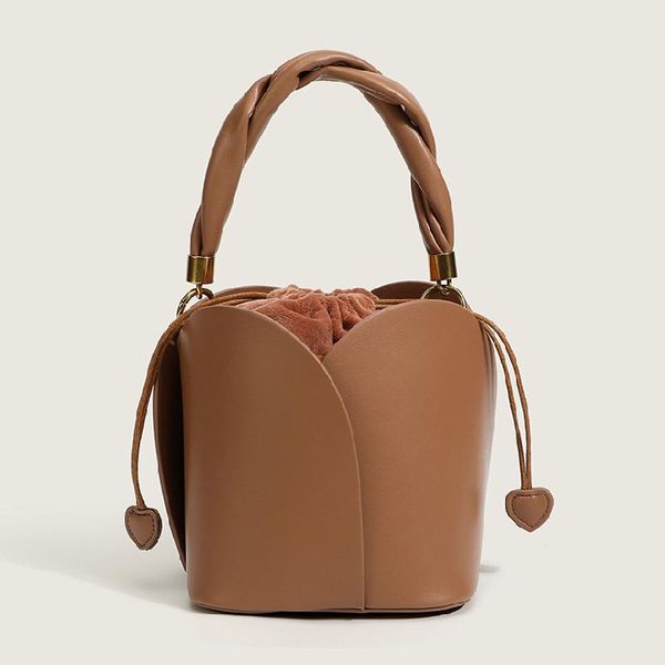 evening bags leather women bucket 2021 fashionable all-match shoulder messenger handbags sac a main femme
evening bags leather women bucket 2021 fashionable all-match shoulder messenger handbags sac a main femme
