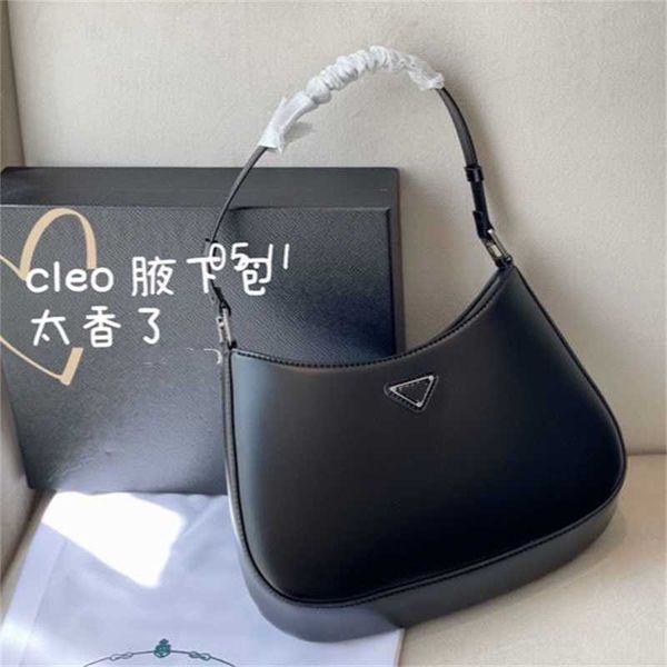 handbag liu wen's same saddle bag hobo underarm stick bright leather retro one shoulder hand-held mirror women's 2021 new handbag
handbag liu wen's same saddle bag hobo underarm stick bright leather retro one shoulder hand-held mirror women's 2021 new handbag