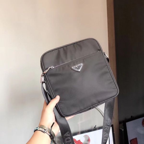 factory outlet middle inner patch bag soft handle solid color leisure car sewing zipper black vertical square single canvas
factory outlet middle inner patch bag soft handle solid color leisure car sewing zipper black vertical square single canvas