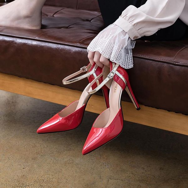 autumn pointed-toe patent leather stiletto single shoes large size small party dress simple female sandals 31-44, Black
autumn pointed-toe patent leather stiletto single shoes large size small party dress simple female sandals 31-44, Black