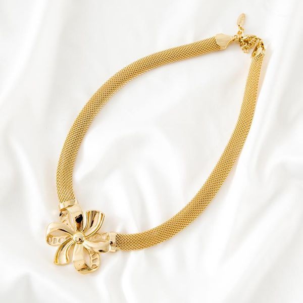 earrings & necklace golden color flower shaped copper and necklaces jewelry set for women wedding party date attendance design, Silver
earrings & necklace golden color flower shaped copper and necklaces jewelry set for women wedding party date attendance design, Silver
