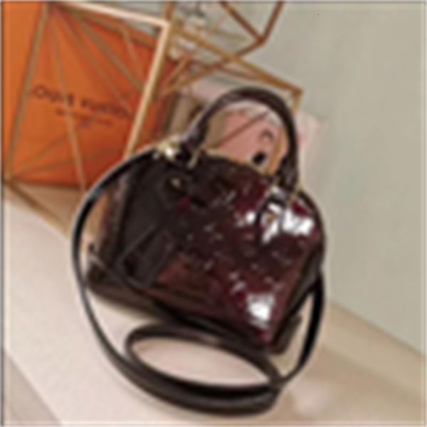 cross designer luxury m91606 m95595 alma bb patent leather embossed body shell bag handbags iconic handles shoulder bags totes bag clutc
cross designer luxury m91606 m95595 alma bb patent leather embossed body shell bag handbags iconic handles shoulder bags totes bag clutc