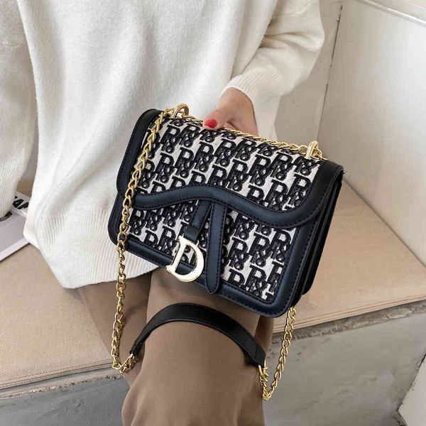 2022 latest models handbag wholesale women letter small square women's single shoulder
2022 latest models handbag wholesale women letter small square women's single shoulder