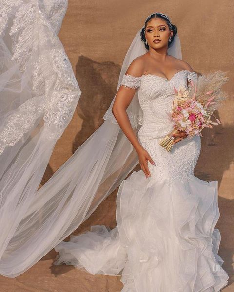 plus size mermaid wedding gowns lace beaded sweetheart ruffles vintage bridal gown sweep train robe de mariée, White
plus size mermaid wedding gowns lace beaded sweetheart ruffles vintage bridal gown sweep train robe de mariée, White