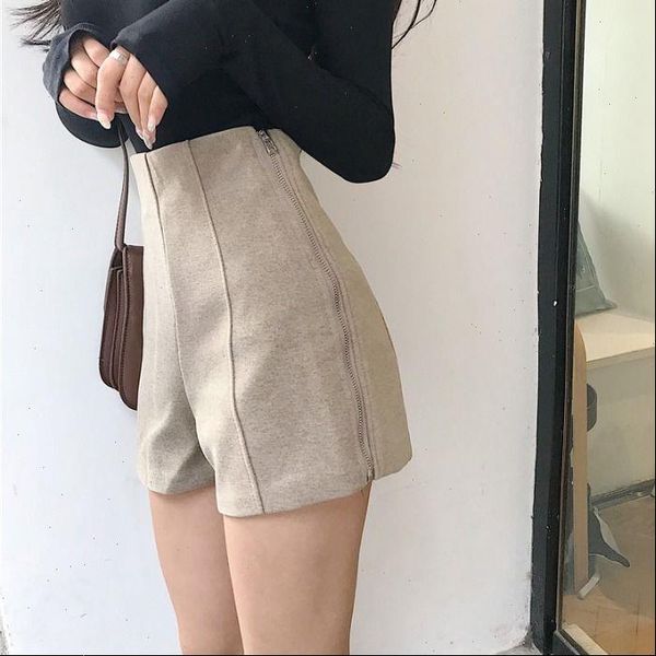 women shorts autumn winter high waisted woolen female korean style loose fashion elegant warm thick q402, White;black
women shorts autumn winter high waisted woolen female korean style loose fashion elegant warm thick q402, White;black