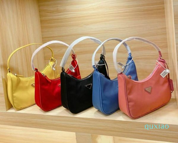 2021 women designer's handbag shoulder bags baguettes fashion style small size solid color nylon hlwyjack size:21*17cm
2021 women designer's handbag shoulder bags baguettes fashion style small size solid color nylon hlwyjack size:21*17cm