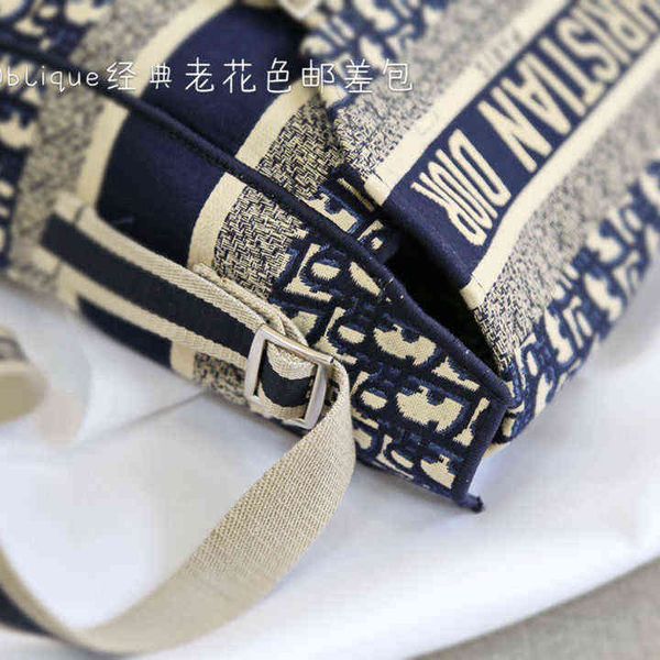 2021 new retro senior postman's bag old flower flap cross body single shoulder letter canvas double side embroidery hand handbag zly
2021 new retro senior postman's bag old flower flap cross body single shoulder letter canvas double side embroidery hand handbag zly