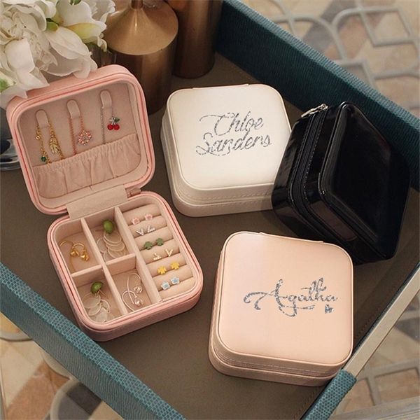 personalized jewelry organizer display travel jewelry case boxes portable jewelry box zipper leather storage gift anniversaire y1214, Black;white
personalized jewelry organizer display travel jewelry case boxes portable jewelry box zipper leather storage gift anniversaire y1214, Black;white