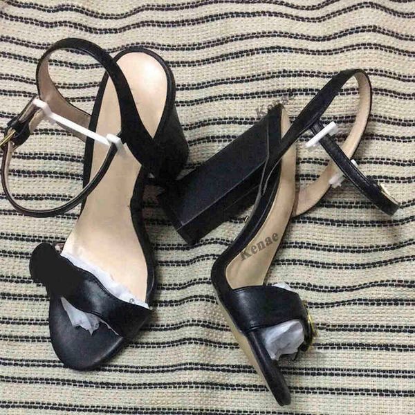 designer women leather sandal high heels s leather soft suede casual luxury shoes double letters chunky heel, White;red
designer women leather sandal high heels s leather soft suede casual luxury shoes double letters chunky heel, White;red