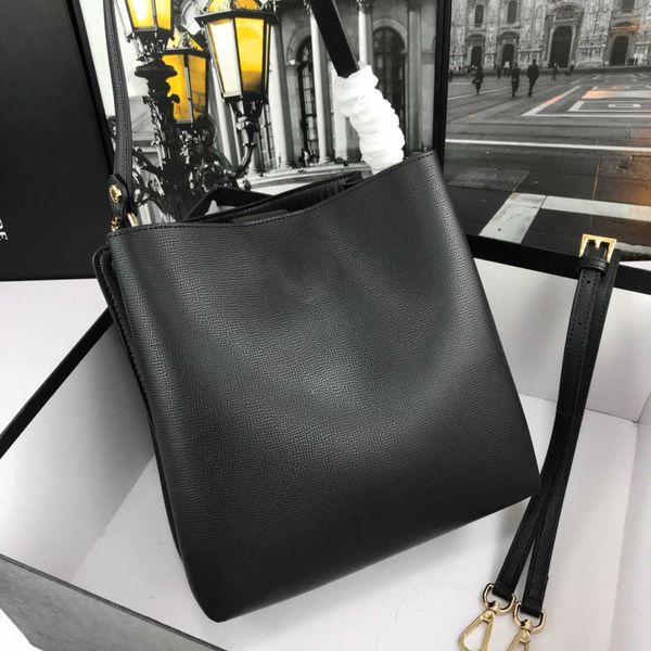 womens luxury designer leather bags fashionable comfortable large shoulder shopping bag handbag 116
womens luxury designer leather bags fashionable comfortable large shoulder shopping bag handbag 116