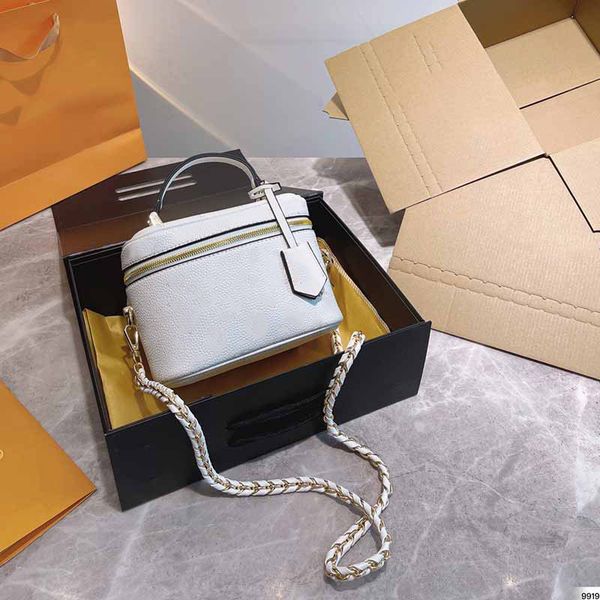 fashion make up bag hollow crossbody box bags retro crochet chain handbag quality barrel-shaped zipper wallet 
fashion make up bag hollow crossbody box bags retro crochet chain handbag quality barrel-shaped zipper wallet
