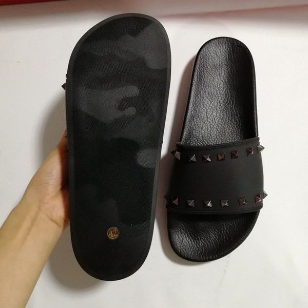 2021 luxurys mens womens summer slippers beach slide sandals comfort flip flops shoes leather wide 35-45, Black
2021 luxurys mens womens summer slippers beach slide sandals comfort flip flops shoes leather wide 35-45, Black