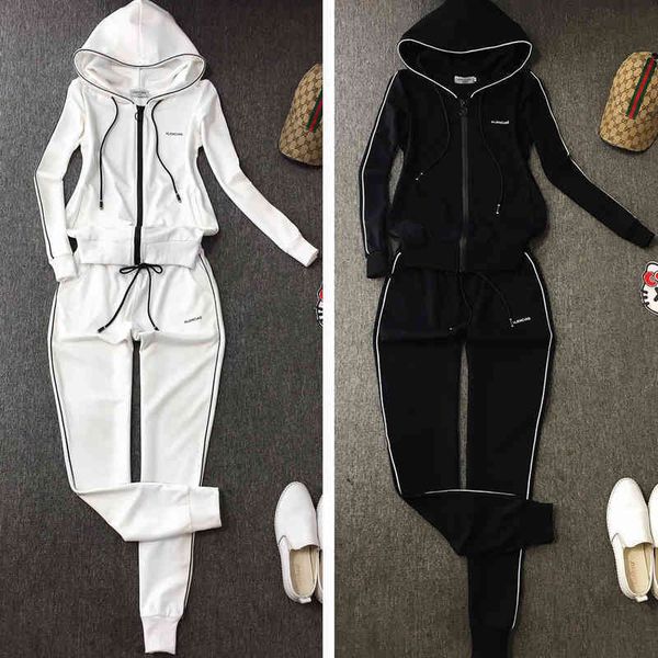 2022 factory wholesale new leisure pure cotton sportswear women's autumn fashion coat two-piece suit european fashion, Gray
2022 factory wholesale new leisure pure cotton sportswear women's autumn fashion coat two-piece suit european fashion, Gray