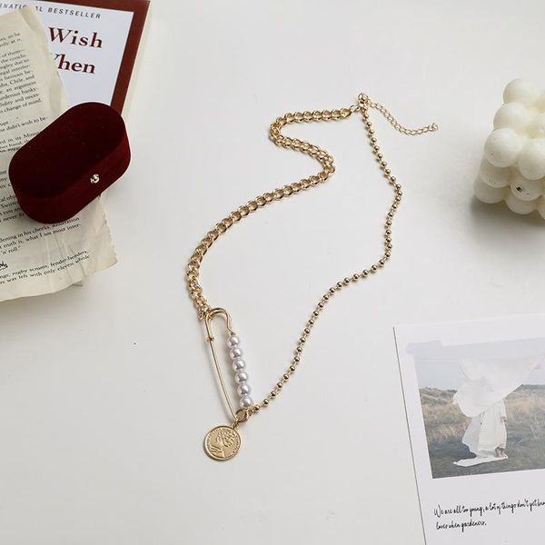 french coin portrait brooch imitation pearl pendant neckalces for women lady beads chunky cuban chain sweater neckalce necklaces, Silver
french coin portrait brooch imitation pearl pendant neckalces for women lady beads chunky cuban chain sweater neckalce necklaces, Silver