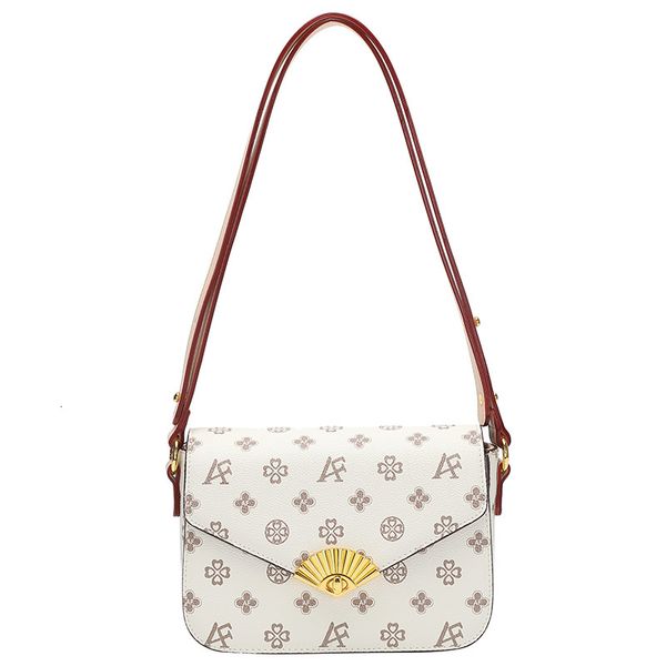handbag old flower printed women's bag 2021 autumn and winter single shoulder messenger fashion fan-shaped lock armpit small square, Black;red
handbag old flower printed women's bag 2021 autumn and winter single shoulder messenger fashion fan-shaped lock armpit small square, Black;red